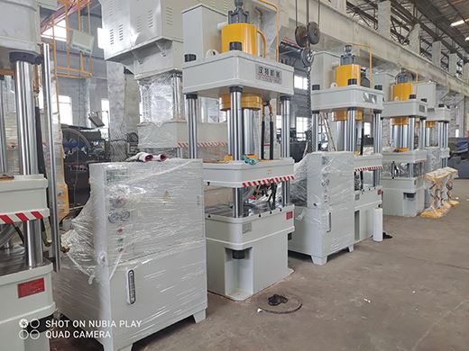 Couvercle de trou d'homme composite formant presse hydraulique